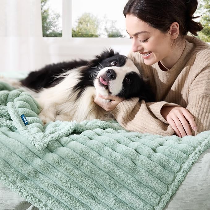 Bedsure ComfyFleece™ Waterproof Dog Blankets - Image 7