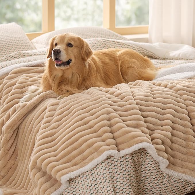 Bedsure ComfyFleece™ Waterproof Dog Blankets - Image 3