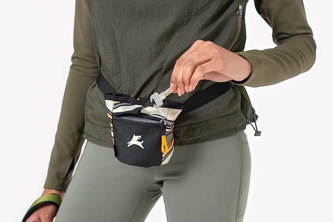 OllyDog Goodie Treat Bag, Dog Treat Pouch, Waist Belt Clip - Image 4