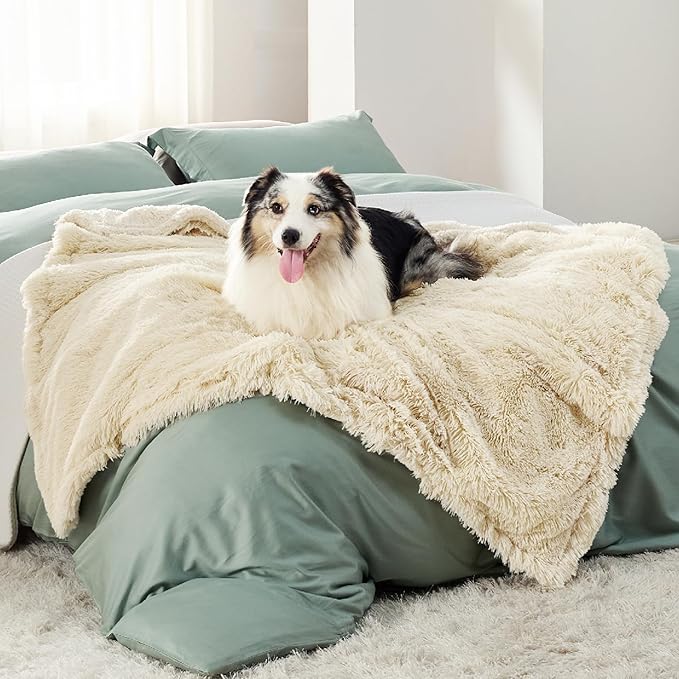 Bedsure Dog Blankets for Large Dogs, Fluffy Waterproof Dog Blanket for Couch by Unknown