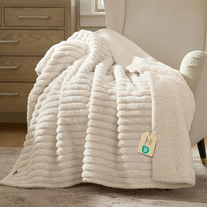 Bedsure ComfyFleece™ Waterproof Dog Blankets by Unknown