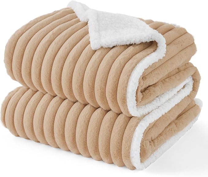 Bedsure ComfyFleece™ Waterproof Dog Blankets - Image 2