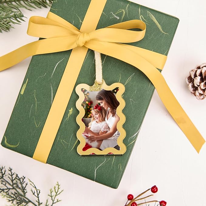 UNIQOOO 6Pcs Gold Wave Christmas Acrylic Picture Frame Ornaments, 3 Sizes - Image 8