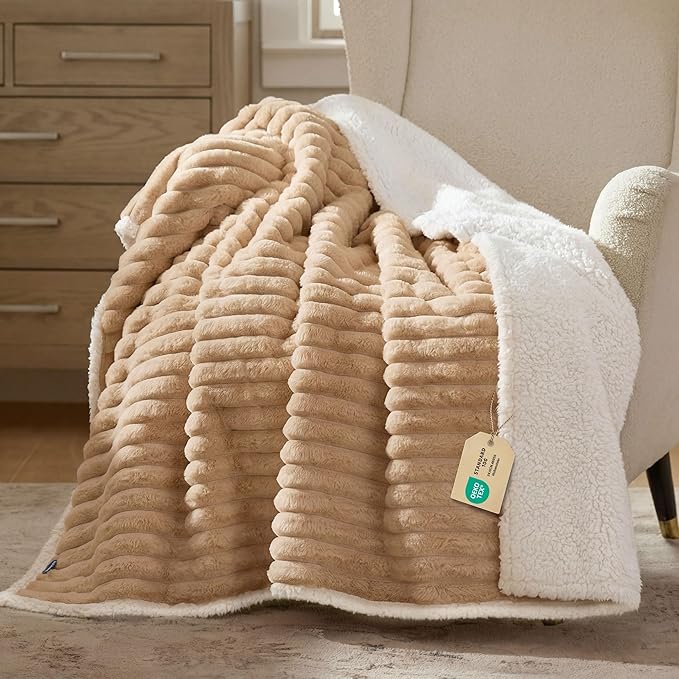 Bedsure ComfyFleece™ Waterproof Dog Blankets by Unknown
