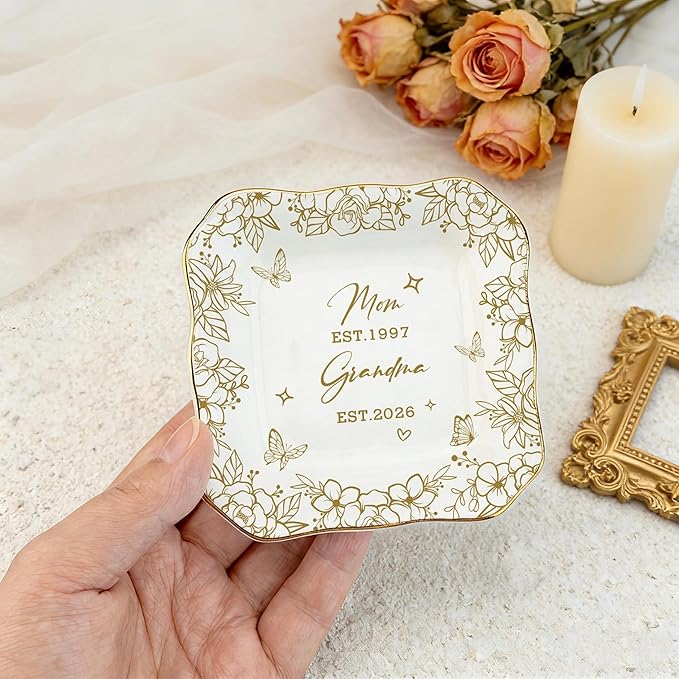 LOVELYPOD Personalized Mom to Grandma Jewelry Tray, New Grandma Present - Image 4