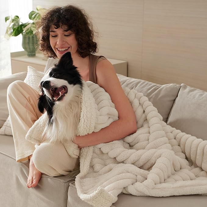 Bedsure ComfyFleece™ Waterproof Dog Blankets - Image 2