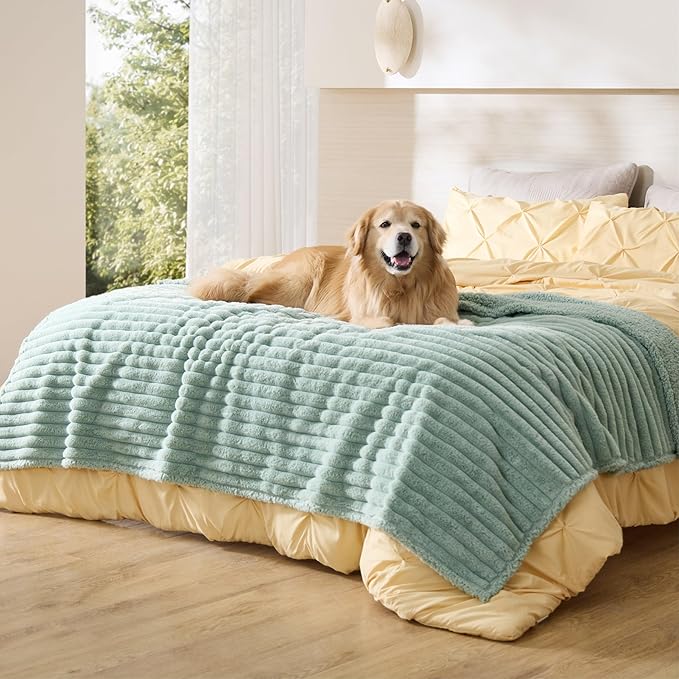 Bedsure ComfyFleece™ Waterproof Dog Blankets by BEDSURE