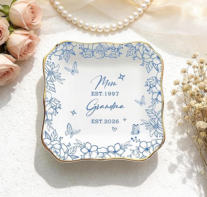 LOVELYPOD Personalized Mom to Grandma Jewelry Tray, New Grandma Present by LOVELYPOD