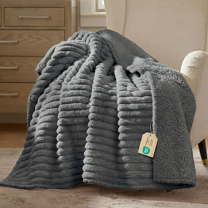 Bedsure ComfyFleece™ Waterproof Dog Blankets by Unknown