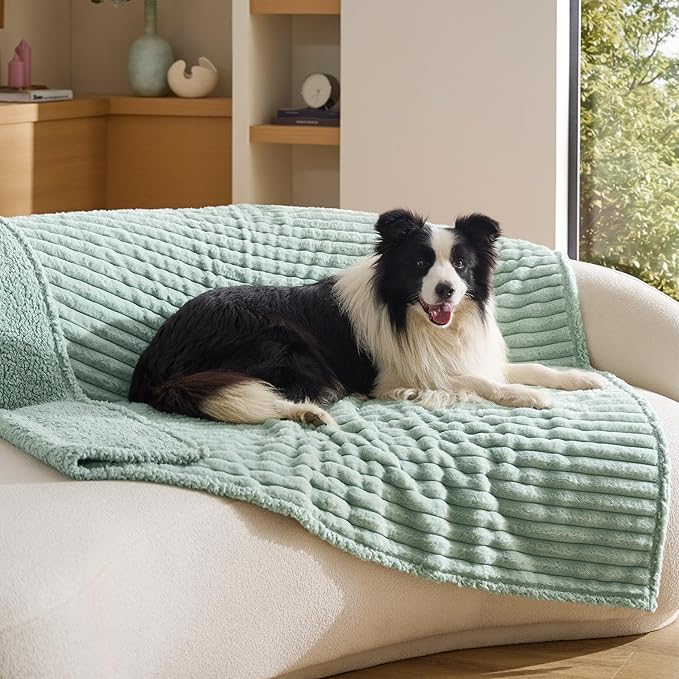 Bedsure ComfyFleece™ Waterproof Dog Blankets by BEDSURE
